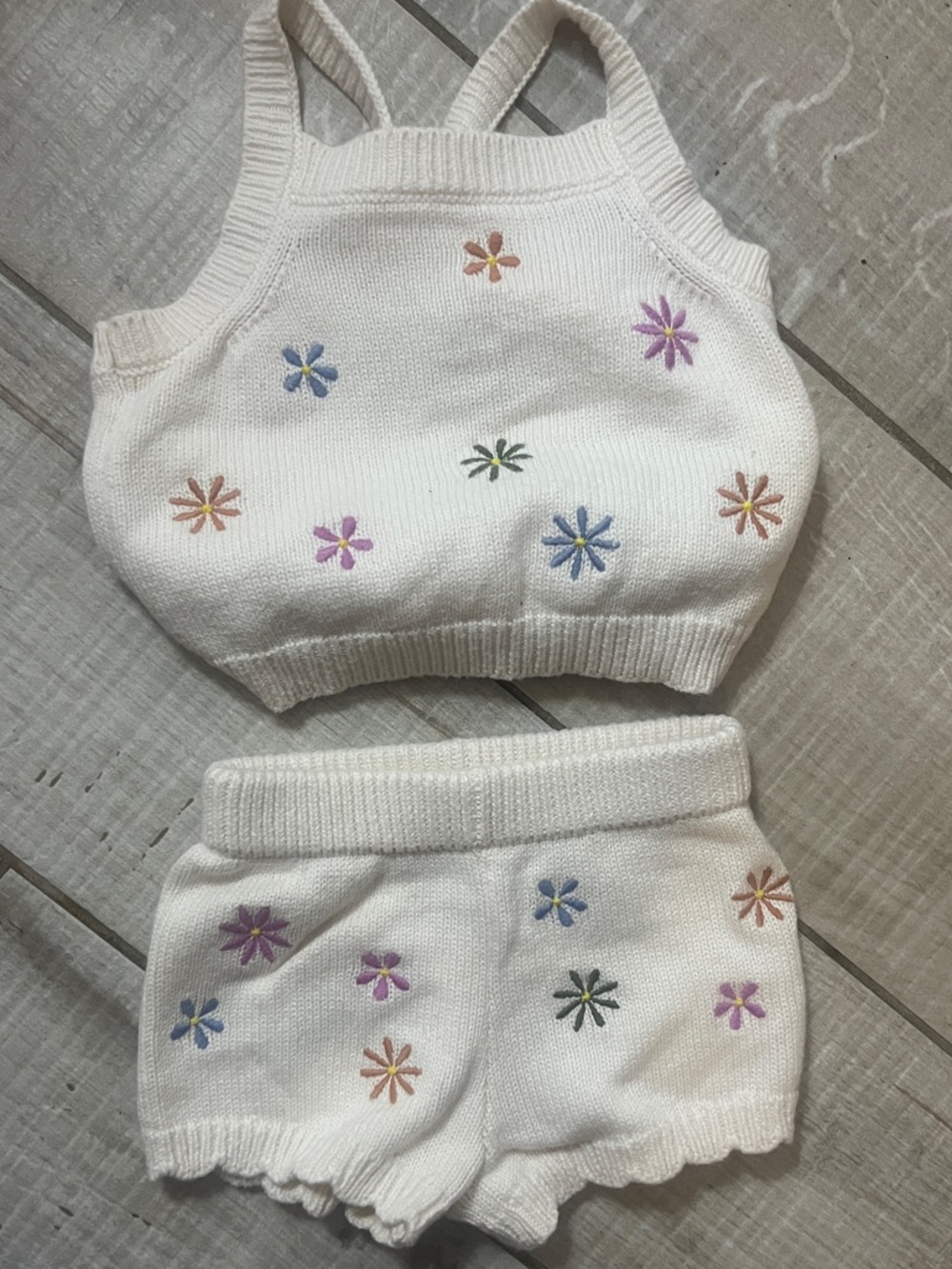 3/6 months Old Navy White Knit Floral Embroidered Tank & Shorts Set 3-6 months n
